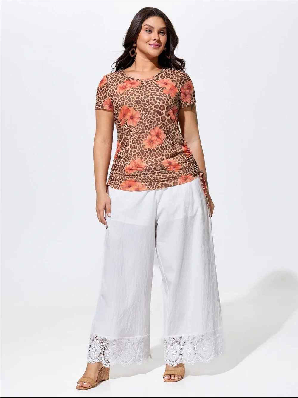 Leopard Floral Print Short Sleeve Top in Brown and Coral size 1X (14-16)